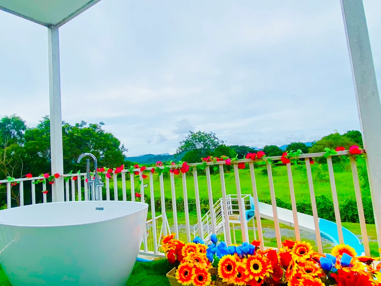 Pixel​ mountain​ view​ pool​villa​