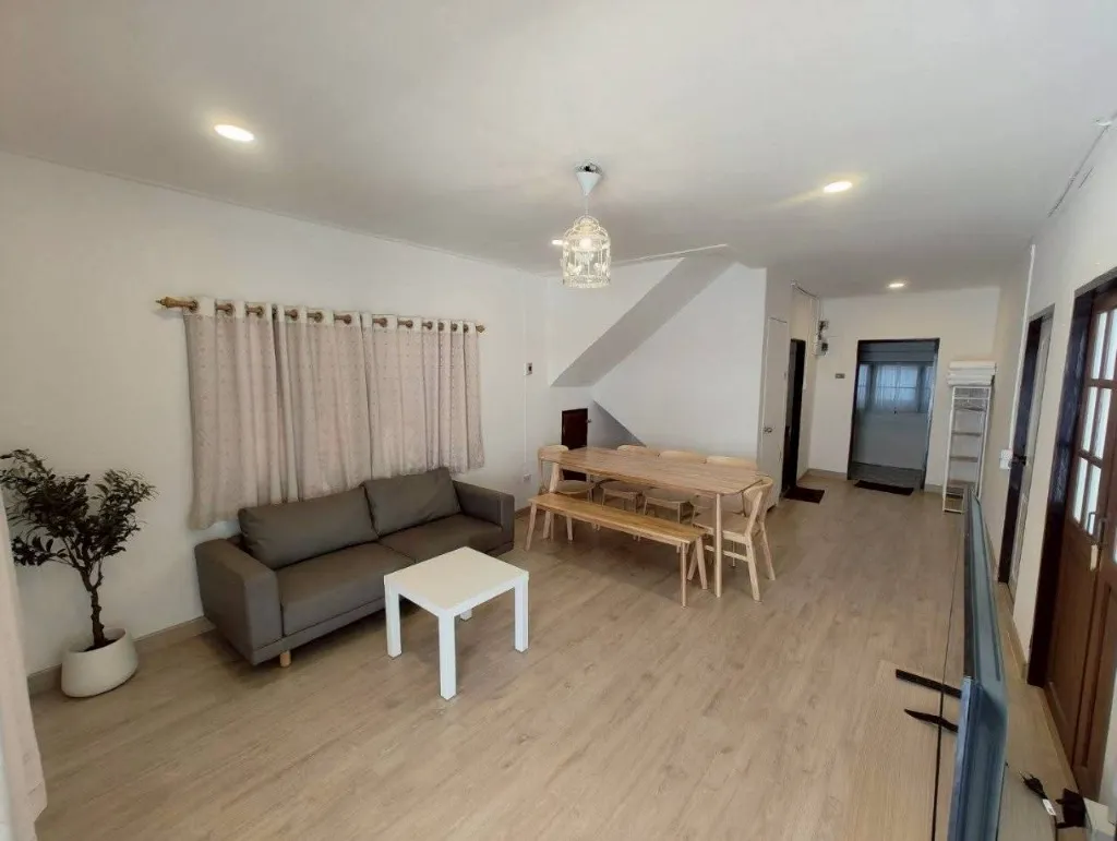 Merry house Bangsaen (102/9)