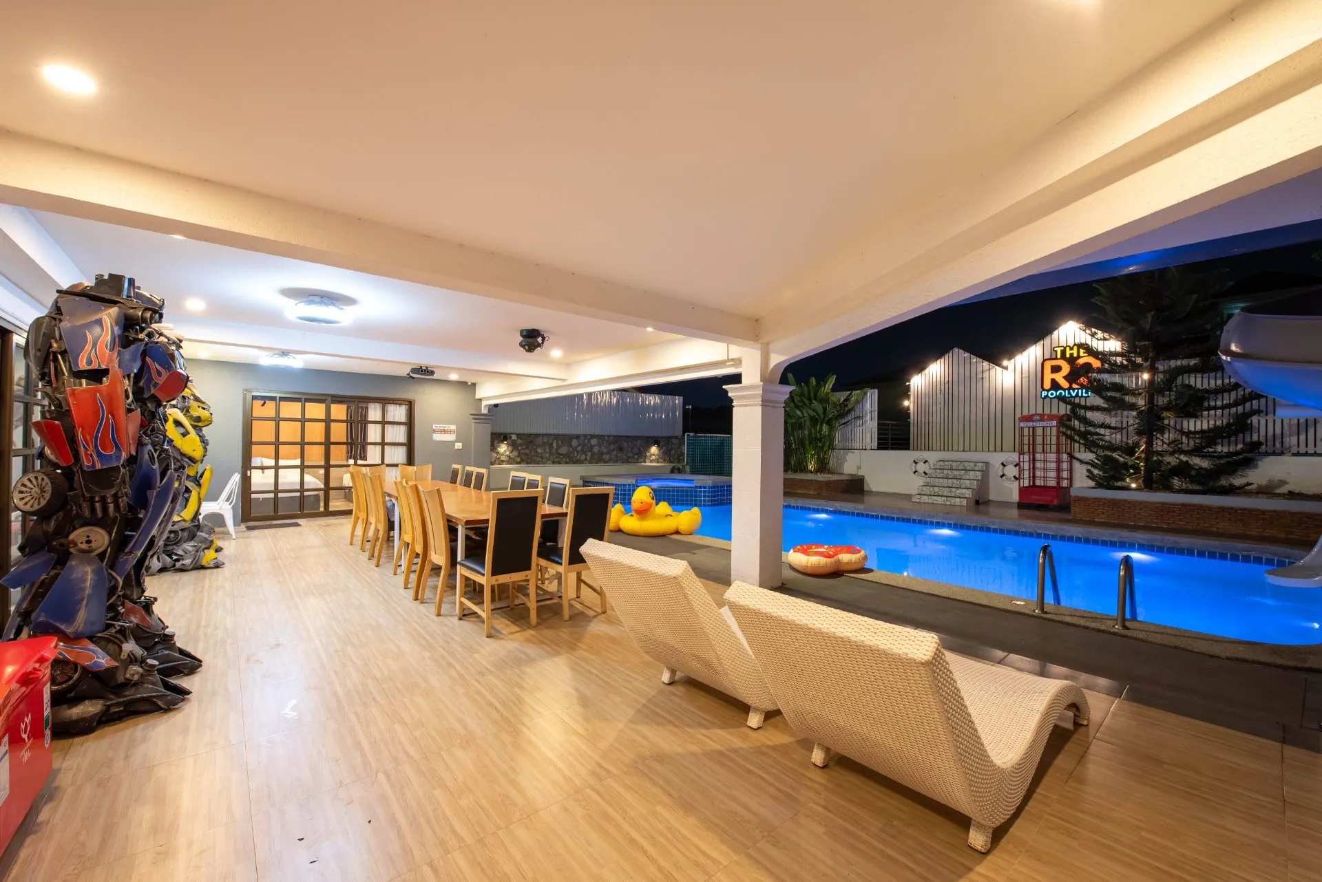 The R2 Poolvilla