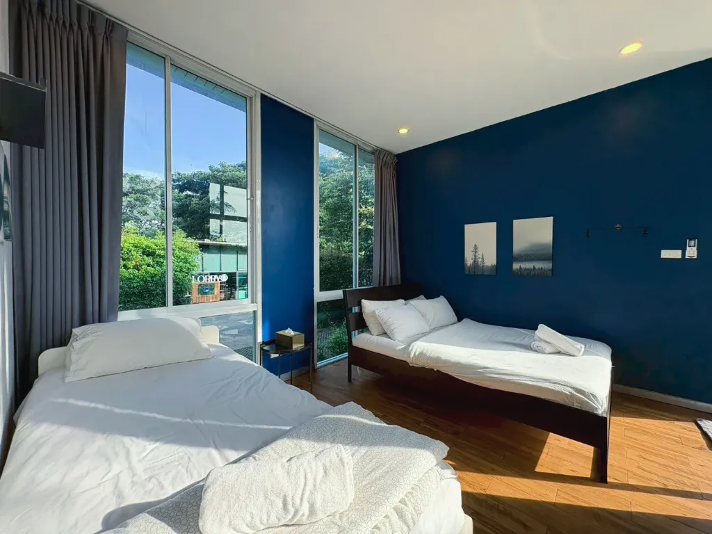 Modern Italian Pool Villa 6