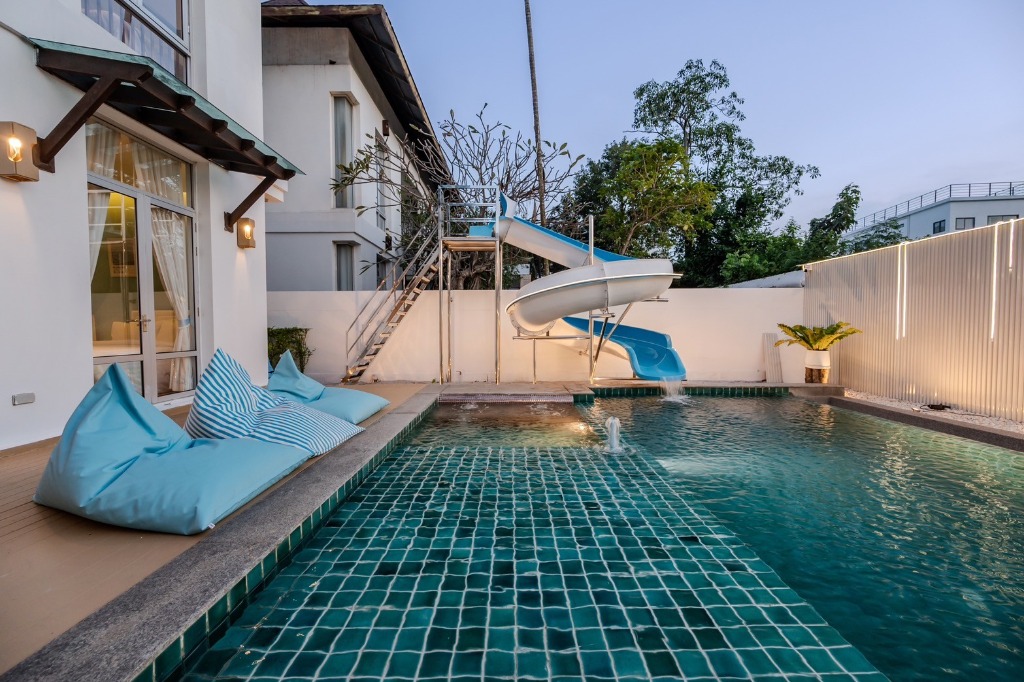 Sea Sky Pool villa