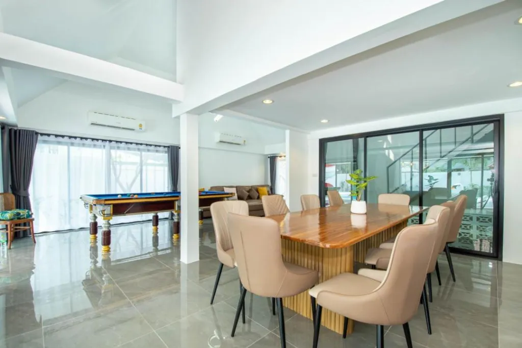 Beach point pool villa pattaya