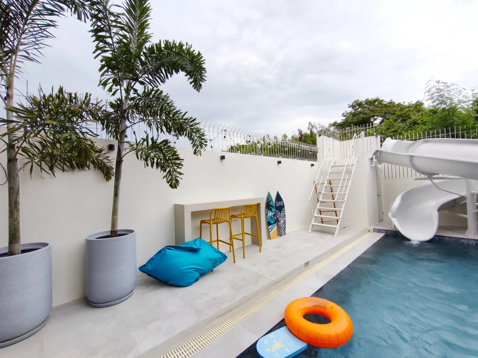 BLUE WHALE Pool Villa Pattaya