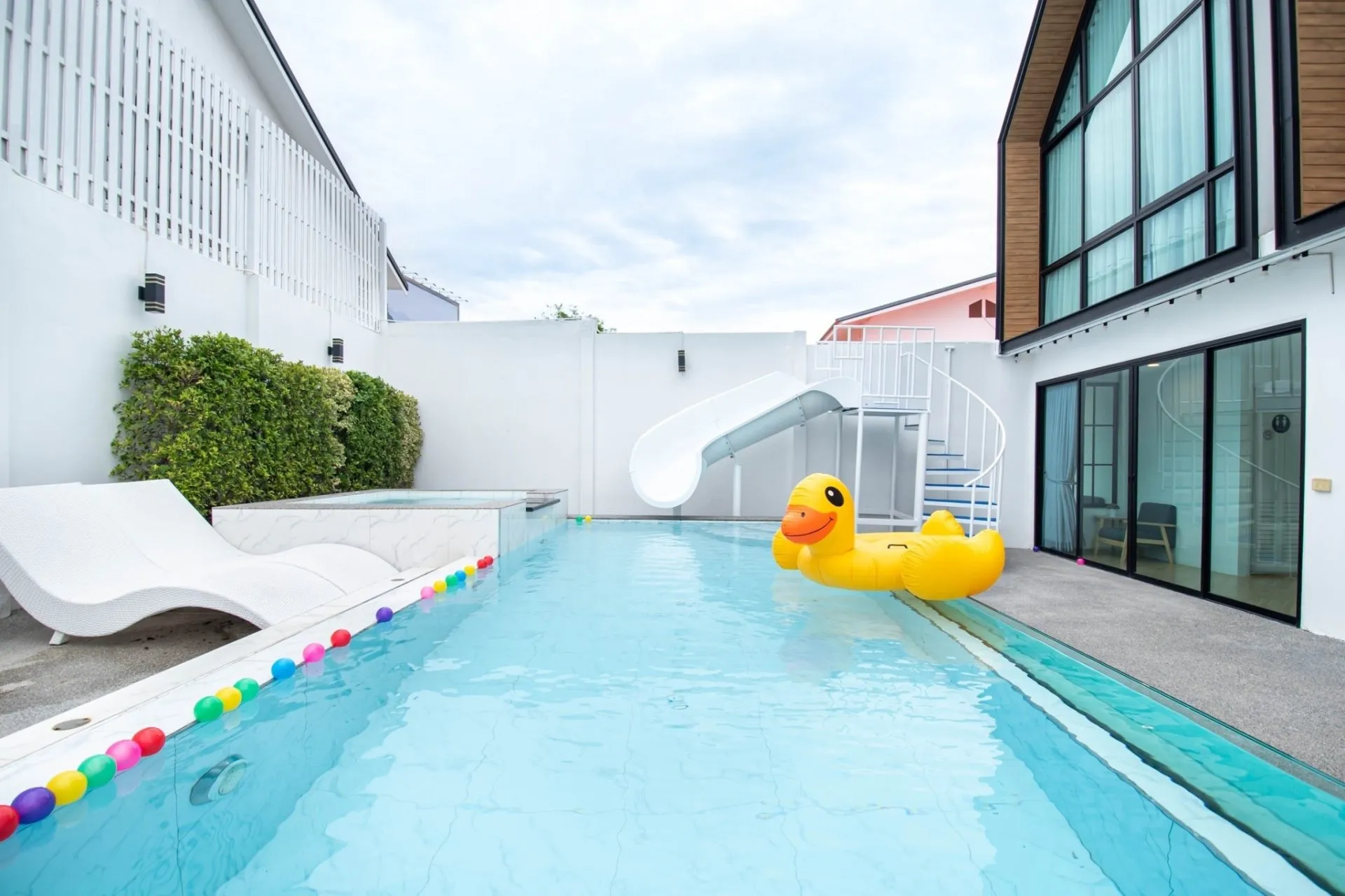 The R2 Poolvilla (little)