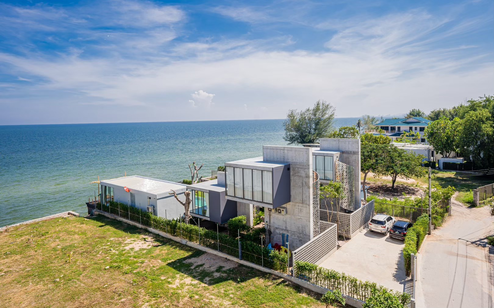 SEA FAN BEACH FRONT HUAHIN