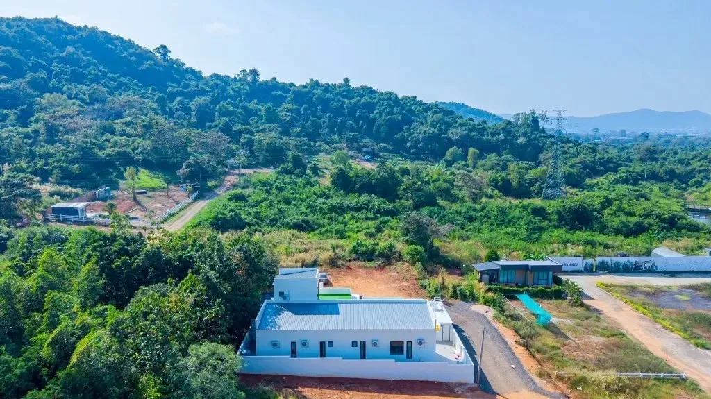 Panmora poolvilla (สัตหีบ)