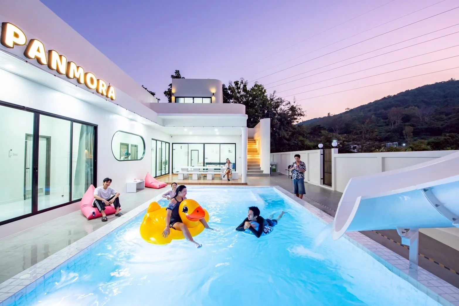 Panmora poolvilla (สัตหีบ)