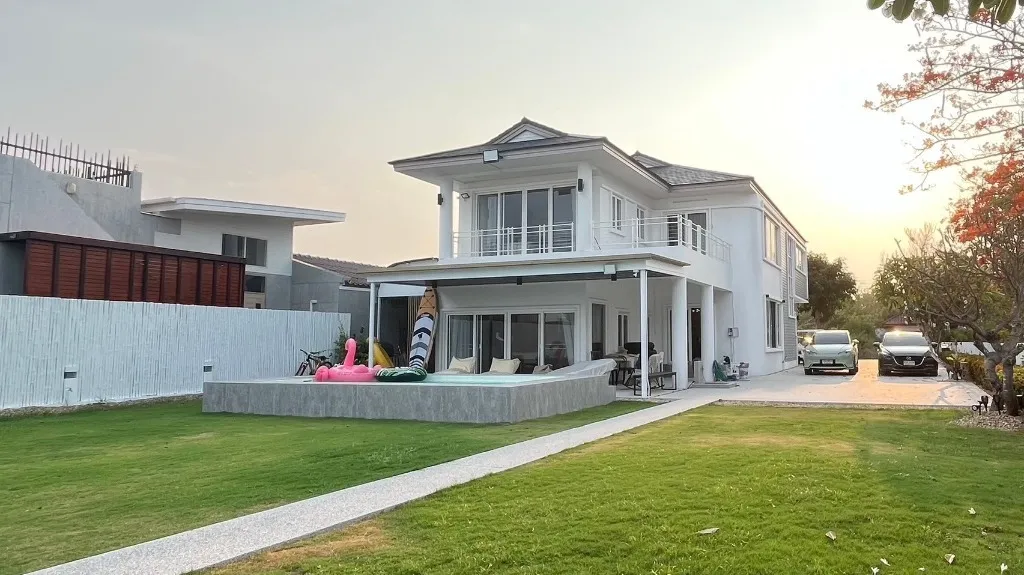 Melis Villa Beachfront 