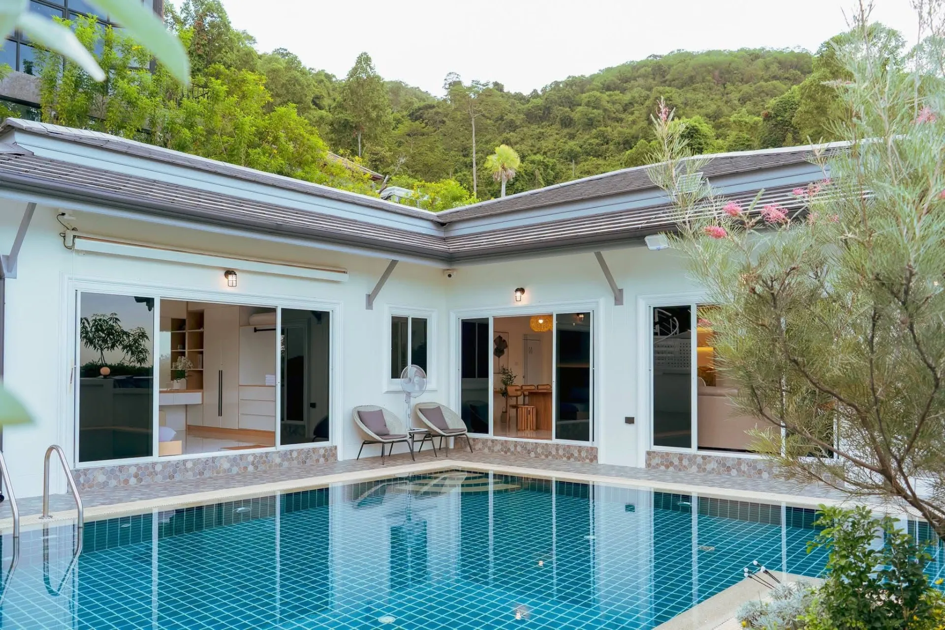 Alinda Pool Villa Sattahip