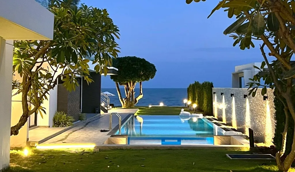 Acqua Ricco Beachfront Villa Hua hin