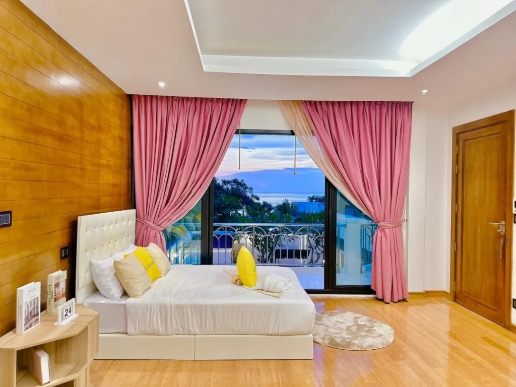 Lunlana Sea View Pool Villa Pattaya