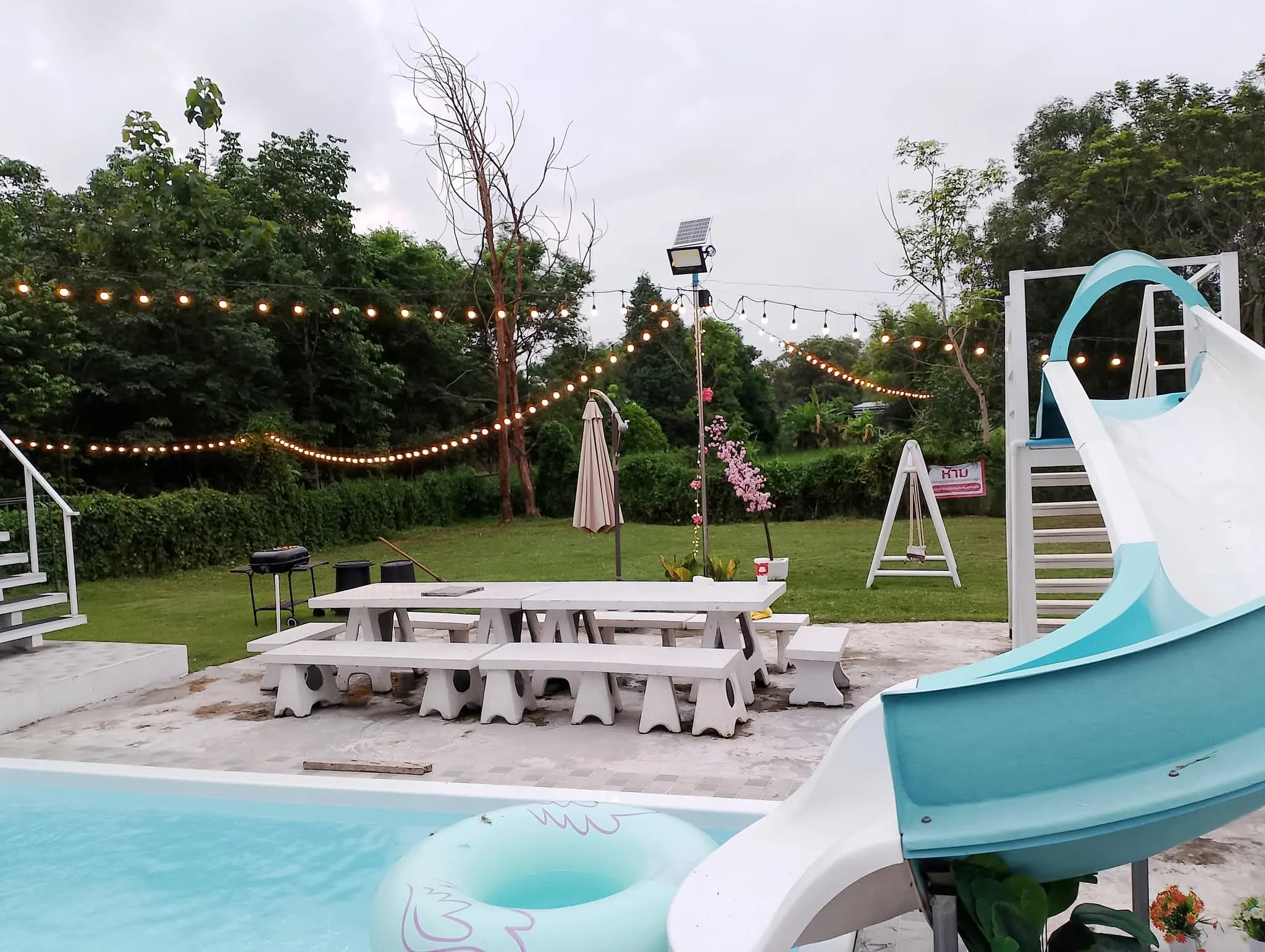 Pixel​ mountain​ view​ pool​villa​