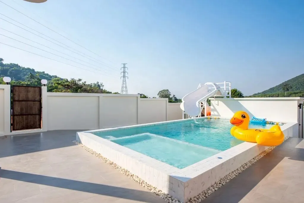Panmora poolvilla (สัตหีบ)