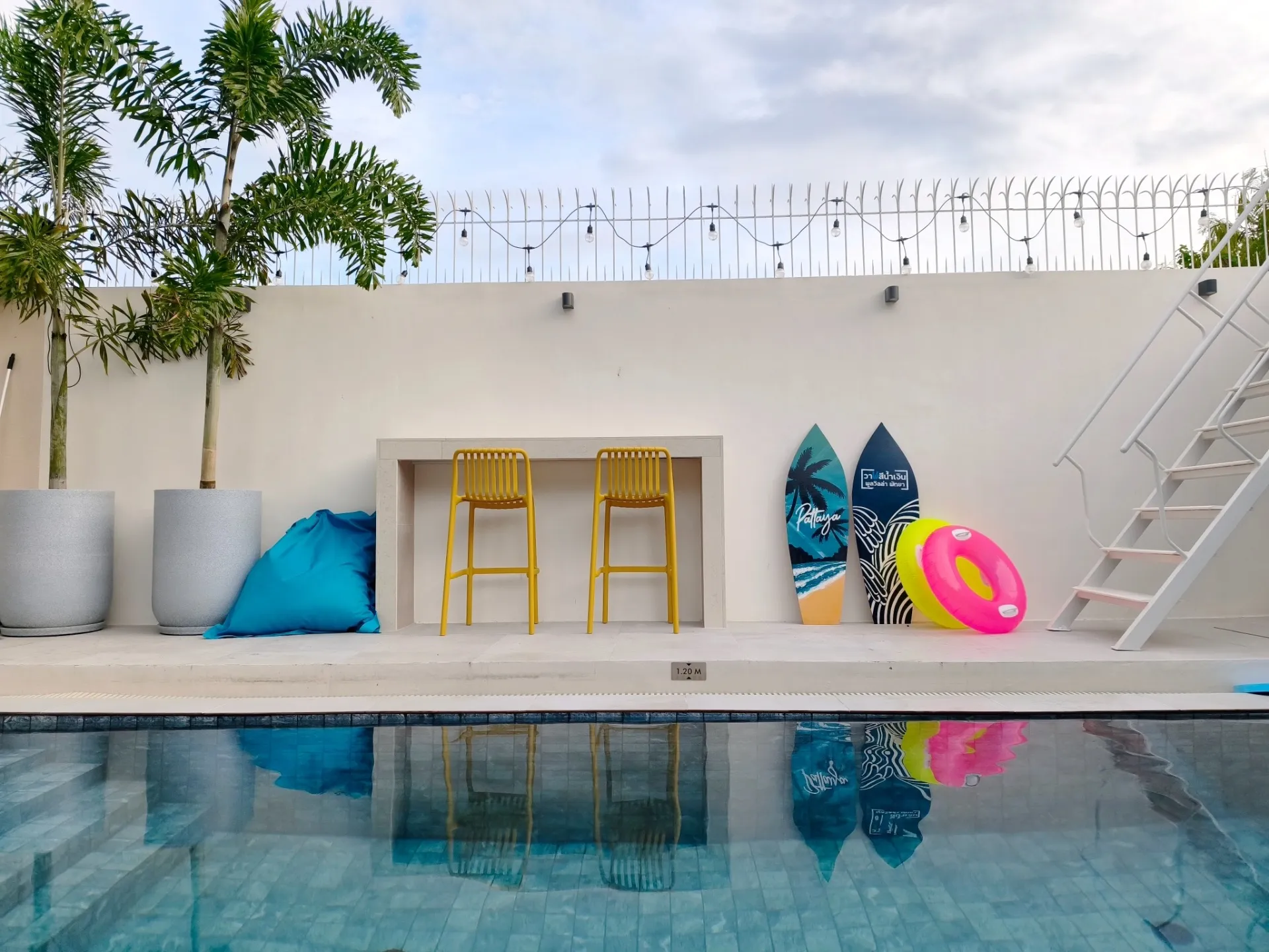BLUE WHALE Pool Villa Pattaya