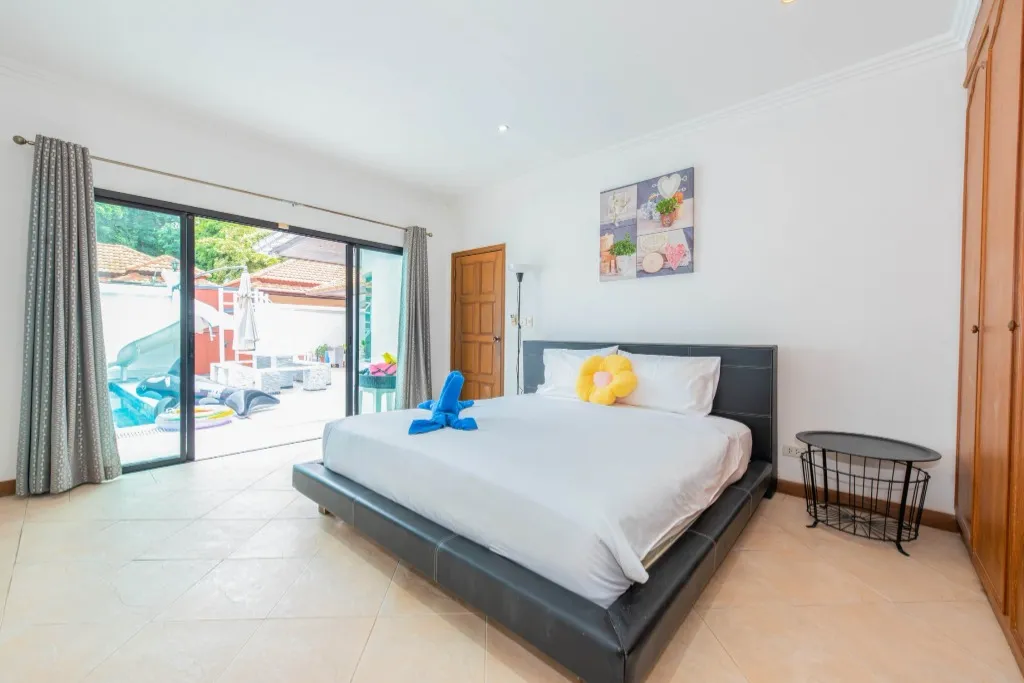 Laila beach pool villa