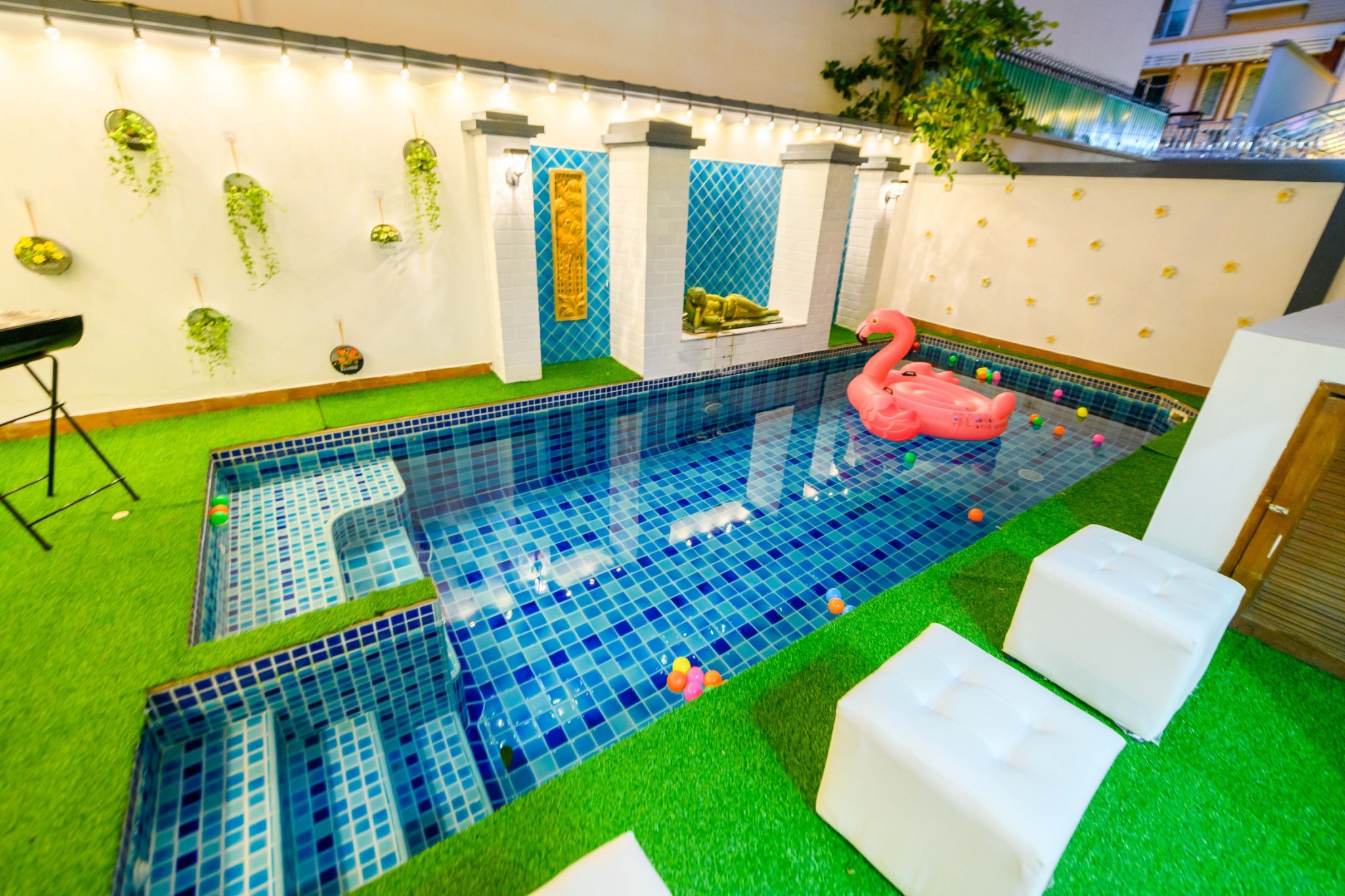 Miggu’s Pool house