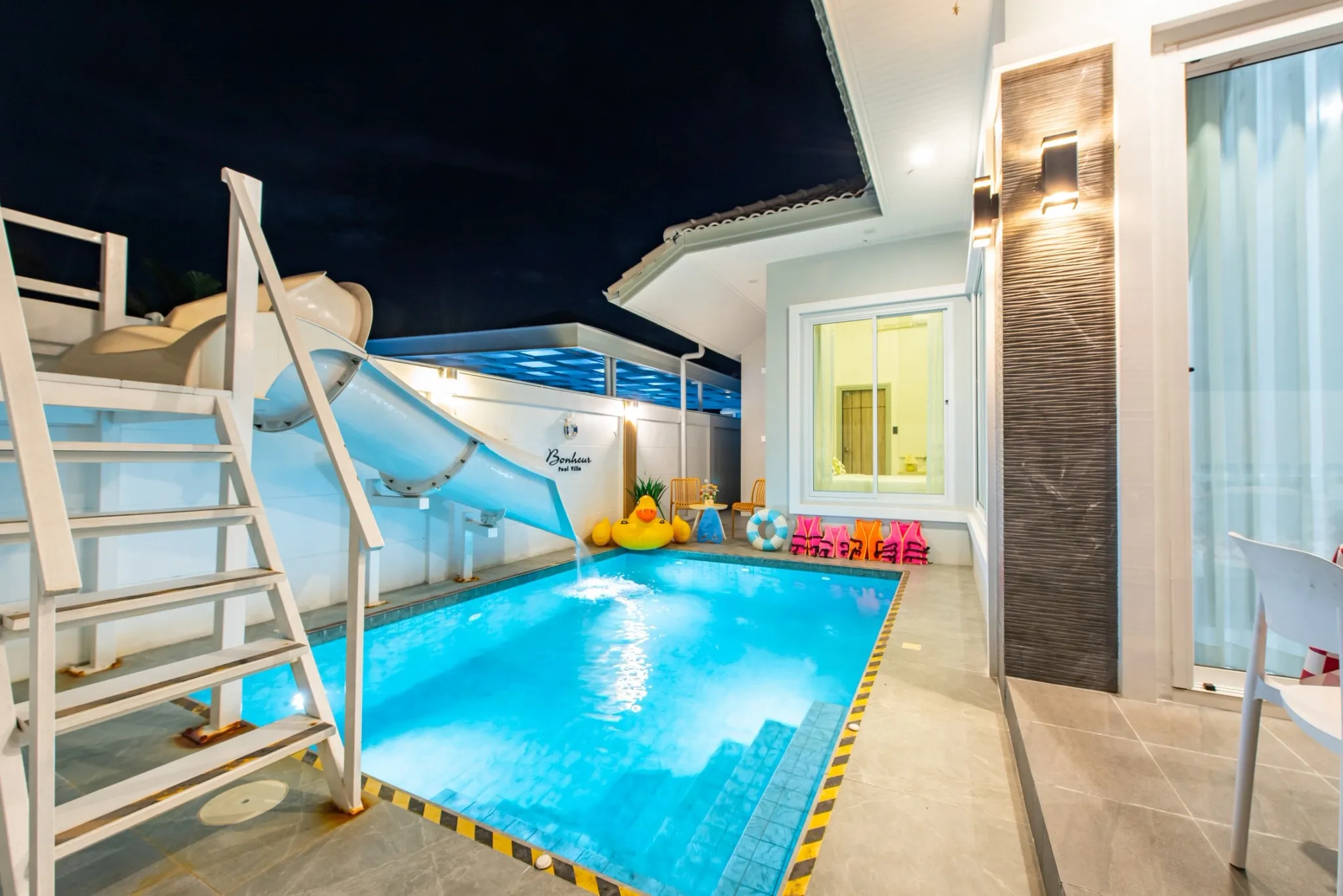 Bonheur Poolvilla Pattaya