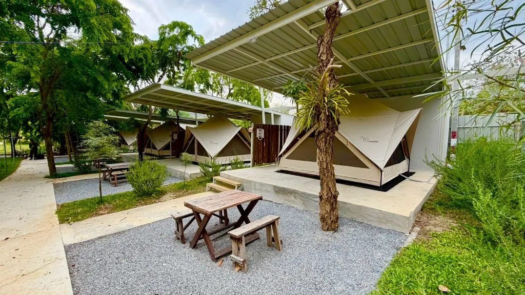 P8 Zone 2 เต็นท์ 2 ท่าน ฟาร์มสุข Glamping