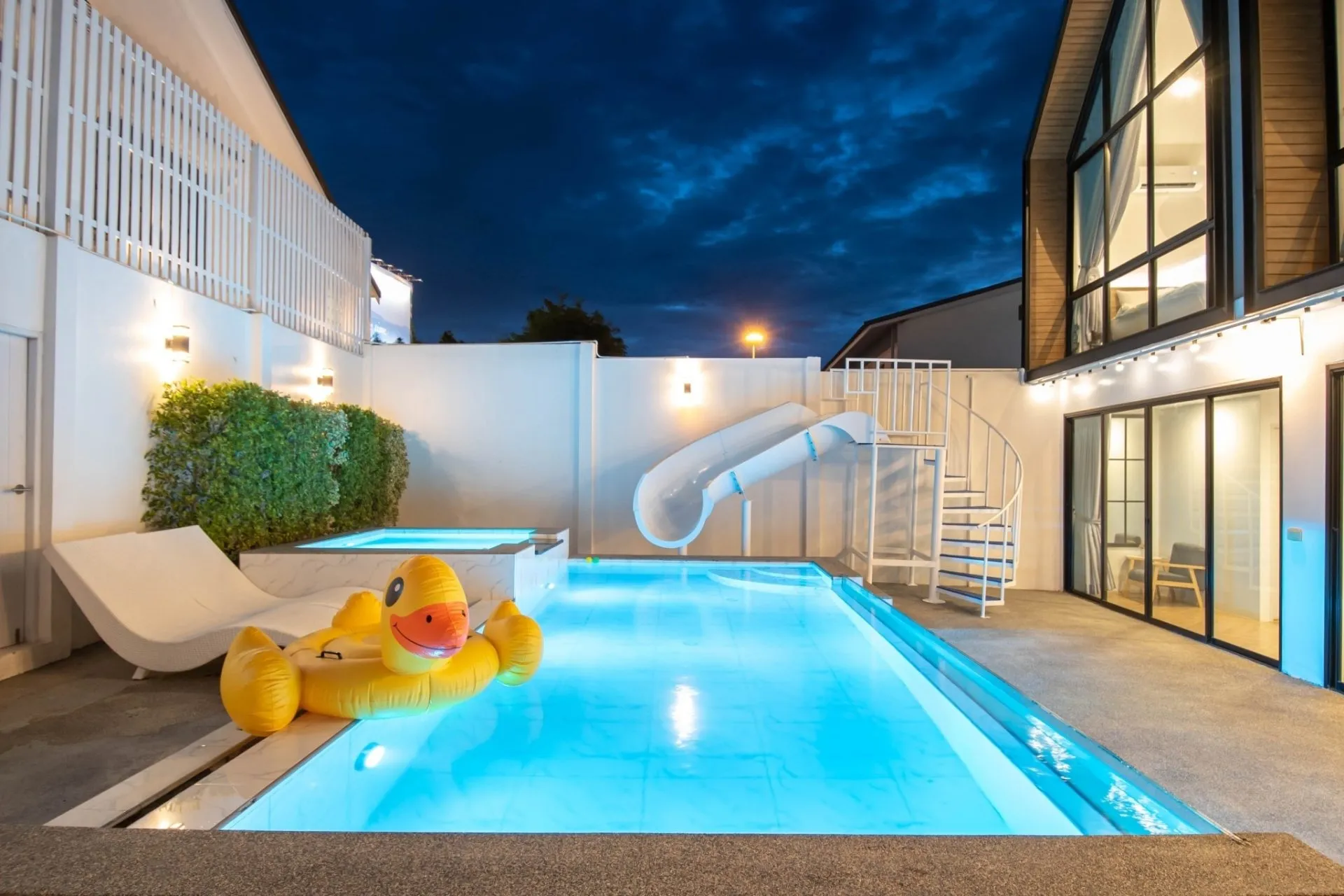 The R2 Poolvilla (little)