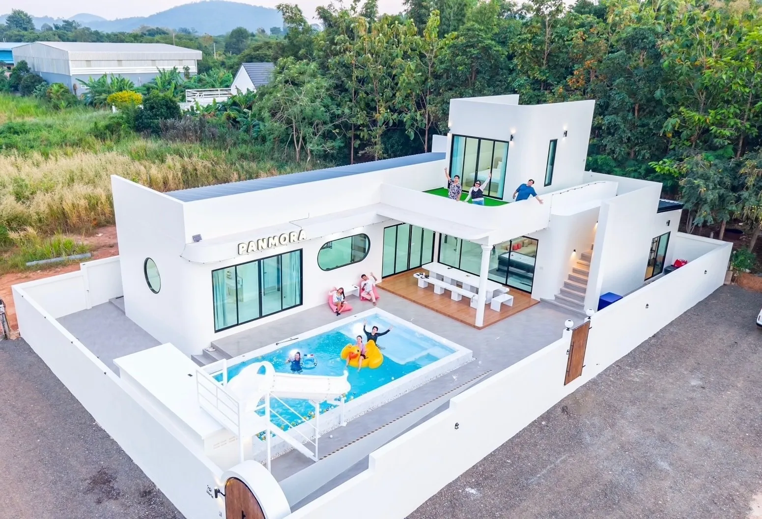 Panmora poolvilla (สัตหีบ)