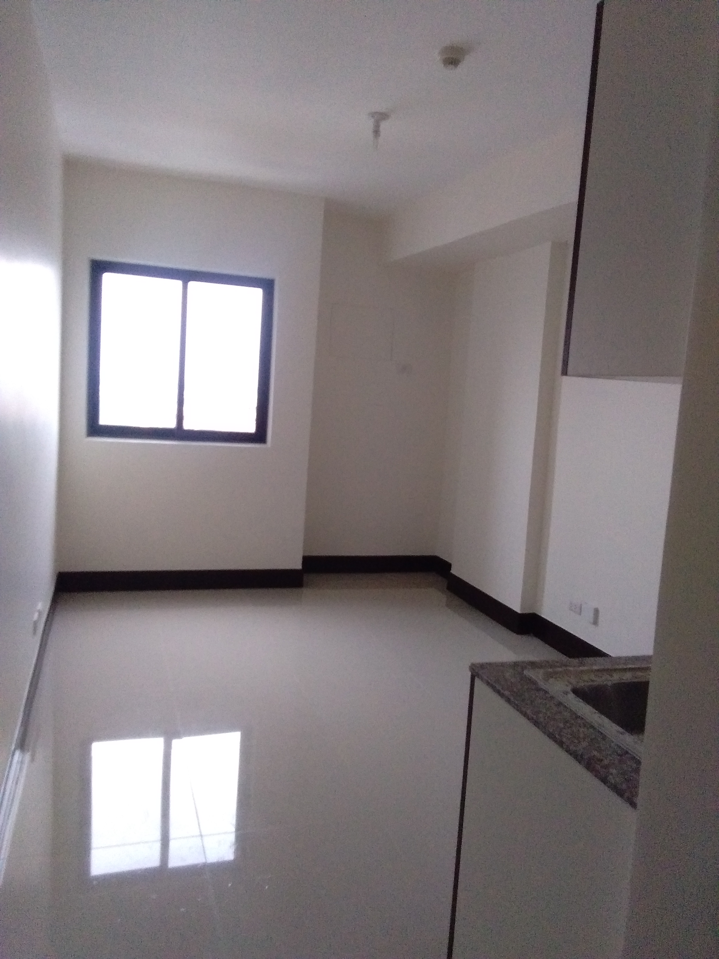 Studio Condo for Rent Near IT Park