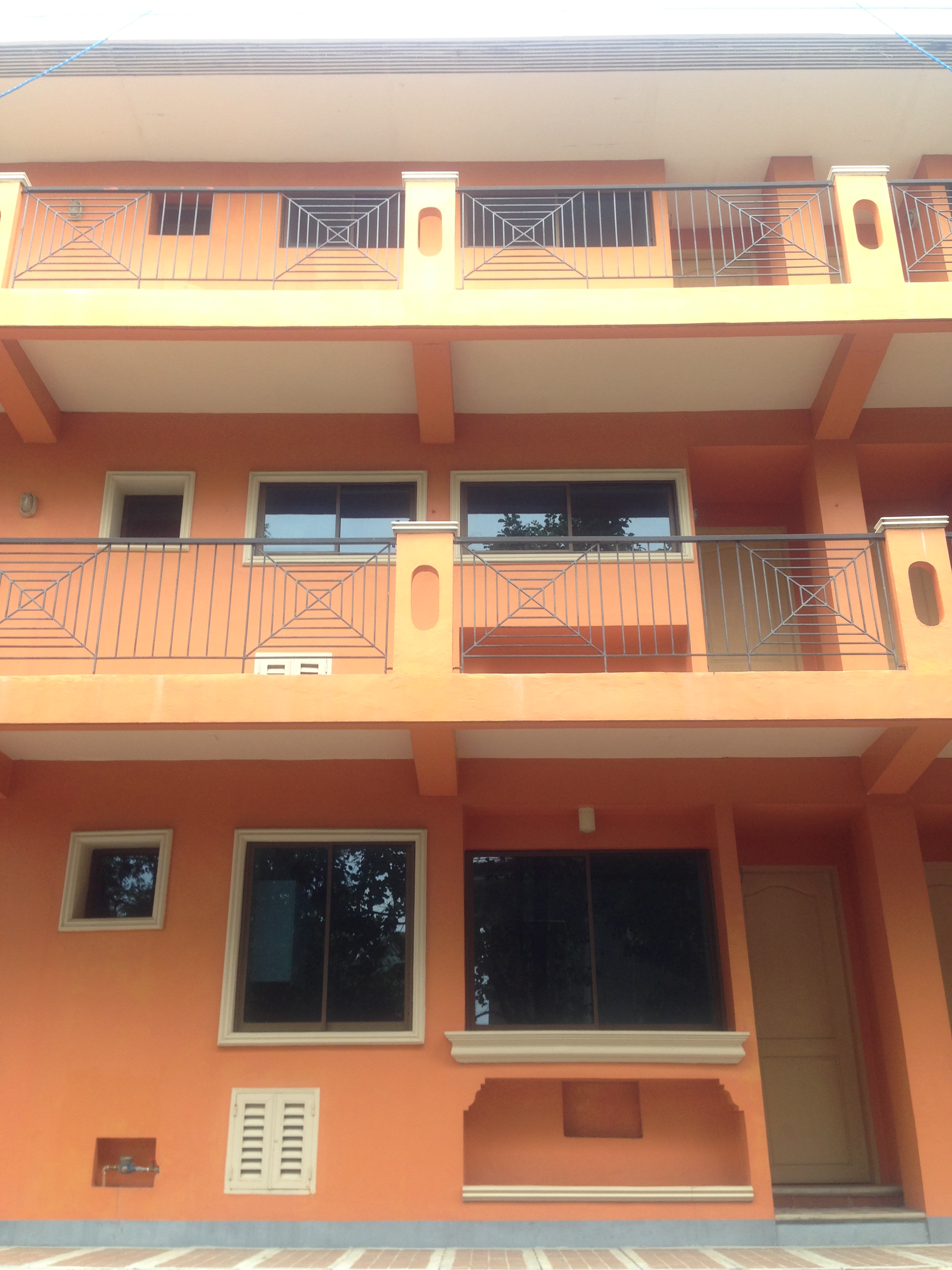 2 Bedroom Walk-up Condo in Lapu-lapu