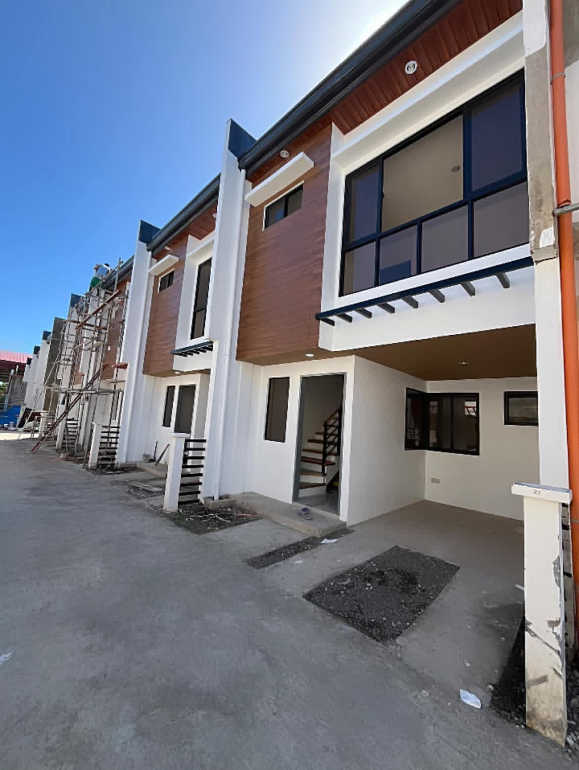 House & Lot For Sale In LAPU-LAPU CITY (OPON), CEBU