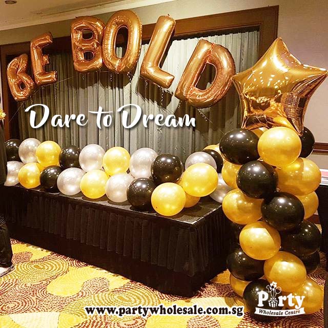 Classic black and gold balloon arch column