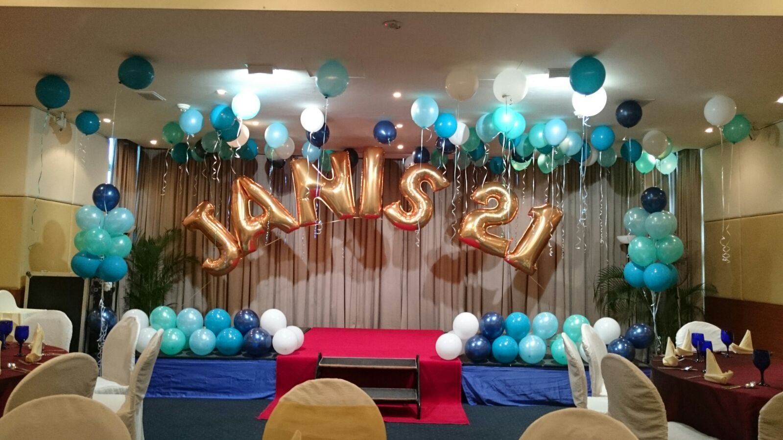 21st birthday letter balloon arch
