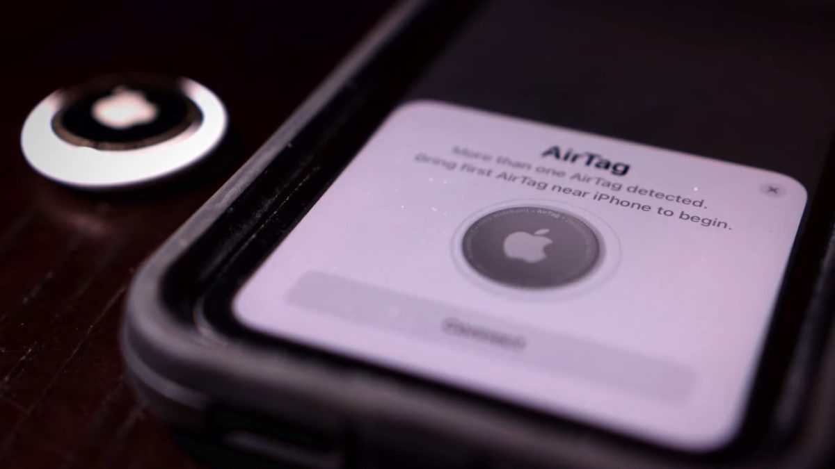 Samean Apple Bekas Teman Lelaki Didakwa 'Stalk' Guna AirTag, Wanita Saman Apple