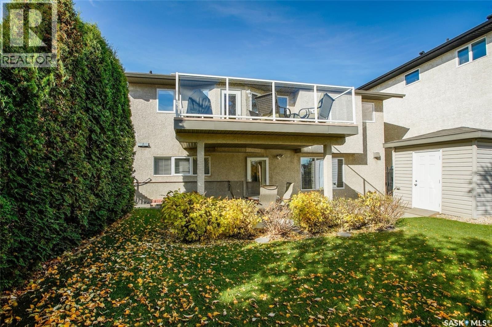 🏡 511 Greaves Lane -Willowgrove步出式独立屋上市！  🌳 背靠公园 + 步出式地下室，环境安静舒适  📍 位于 Willowgrove 核心地段，步行可到学校、公园🛝、购物🛍️，生活非常方便  ✨ 房屋亮点： 🪵 主层木地板 + 挑高客厅 - 4