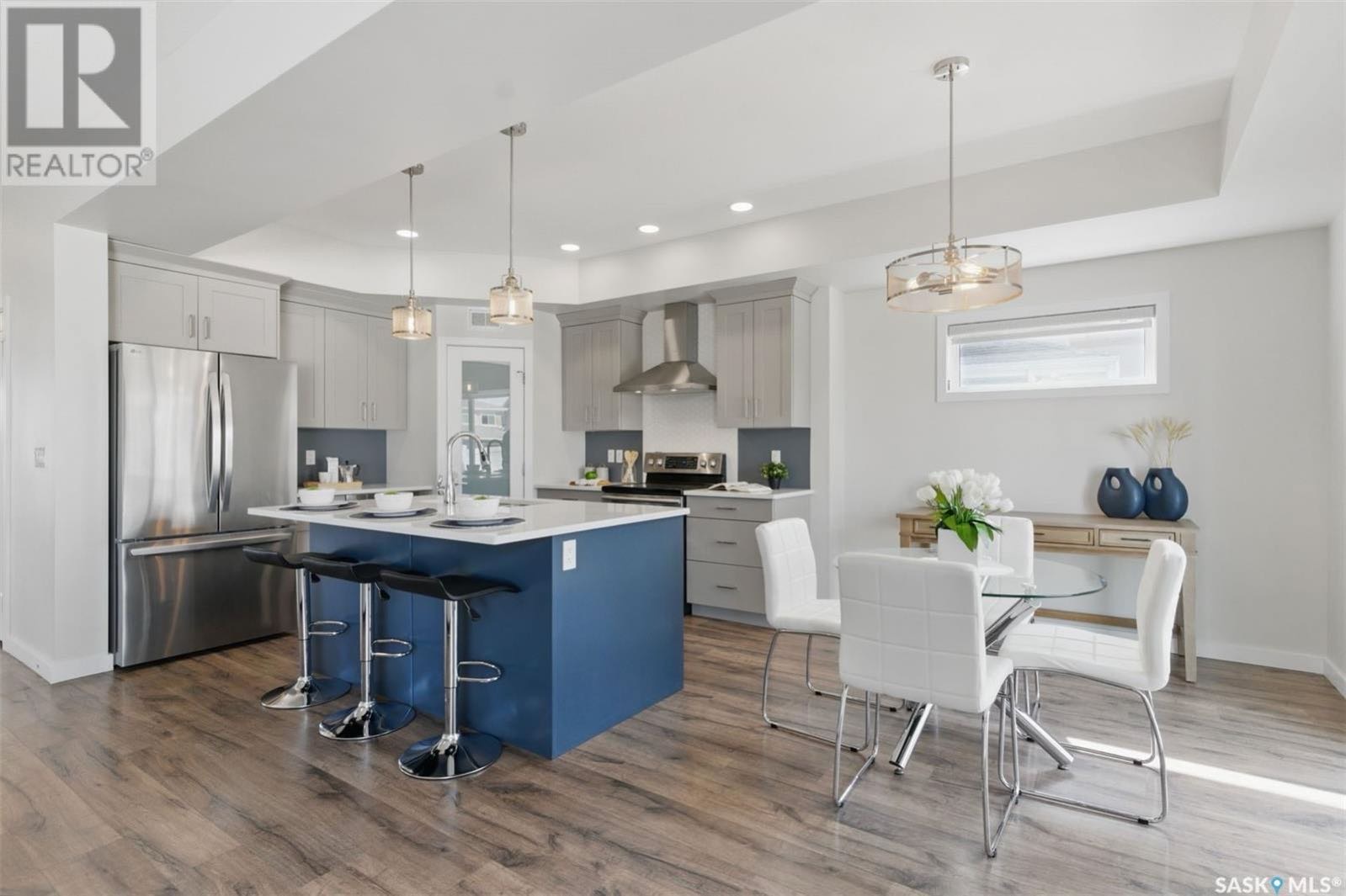 Public Open House公众开放看房 306 Secord Way 4月19日 周日11:00AM-1:00PM Gary Gai或者同事Dominic Parent会在此迎接🙏 ————— Brighton小区背靠公园绿地3房3卫独立屋出售。Montana Home - 7