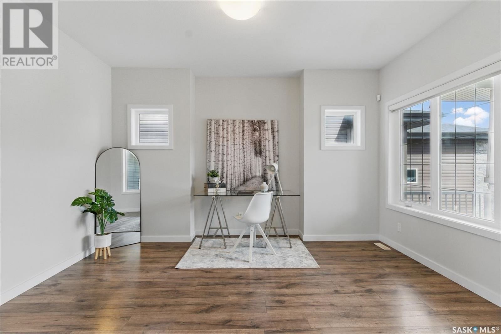 Public Open House公众开放看房 306 Secord Way 4月19日 周日11:00AM-1:00PM Gary Gai或者同事Dominic Parent会在此迎接🙏 ————— Brighton小区背靠公园绿地3房3卫独立屋出售。Montana Home - 5