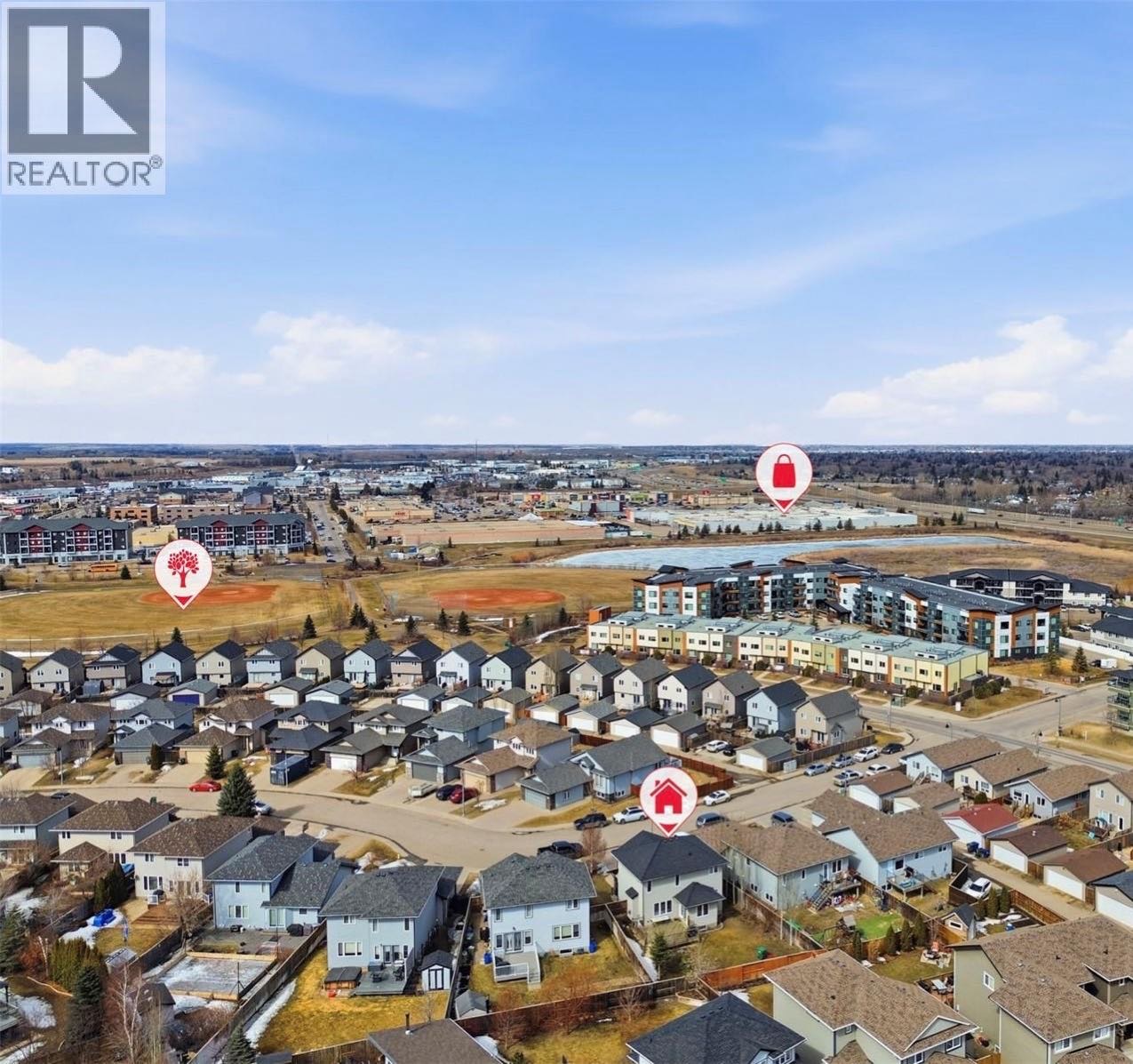 Stonebridge小区4房4卫独立屋出售！🏡 159 Dulmage Crescent！Dundee建造的两层独立屋，位置优越，非常适合家庭居住。房屋共4卧4卫，整体布局实用，升级丰富。✨ 主层为开放式设计，配有实木地板和瓷砖，客厅带石材装饰燃气壁炉，温馨舒适；现代白色厨房 - 3