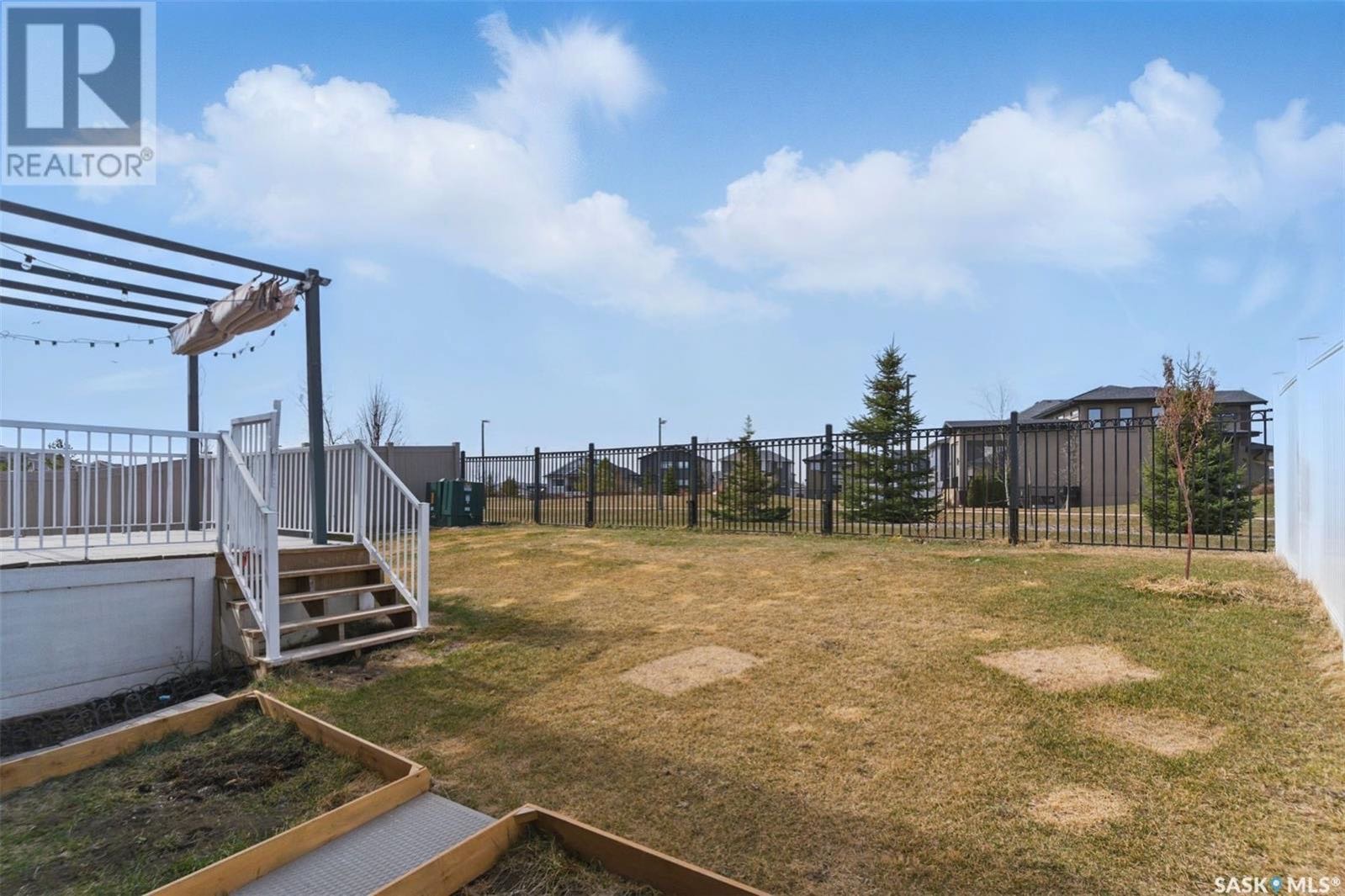 Public Open House公众开放看房 306 Secord Way 4月19日 周日11:00AM-1:00PM Gary Gai或者同事Dominic Parent会在此迎接🙏 ————— Brighton小区背靠公园绿地3房3卫独立屋出售。Montana Home - 8