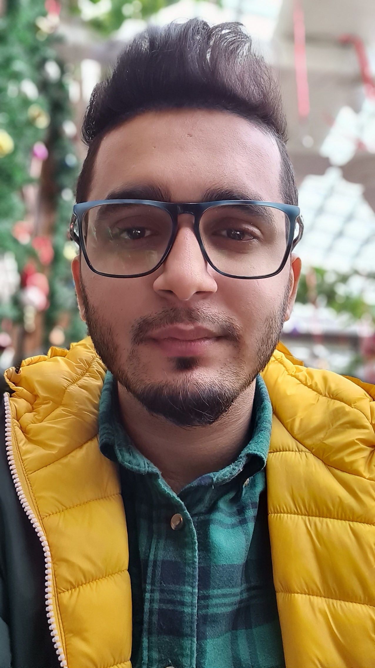 Outdoor selfie (Live focus)