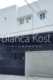 Blanca Kost Bandengan Selatan