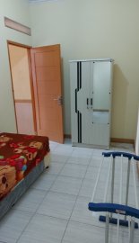 Kost Karyawati dan Mahasiswi 