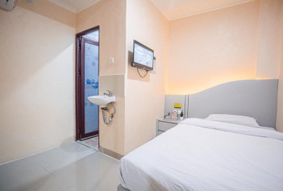 Kamar mandi dalam, AC, internet, water heater, dispanser