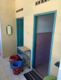 kamar kost putra/mahasiswa muslim ITS