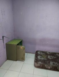 DISEWAKAN KAMAR KOST DAERAH PASAR REBO, JALAN RAYA BOGOR STRATEGIS COCOK UNTUK MAHASISWA