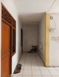 DISEWAKAN KAMAR KOST DAERAH PASAR REBO, JALAN RAYA BOGOR STRATEGIS COCOK UNTUK MAHASISWA