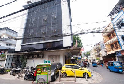 Kost Dwiwarna Kelowna House Double Bed Dekat Gambir Expo - Arena PRJ Kemayoran