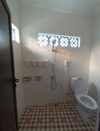 Toilet 3