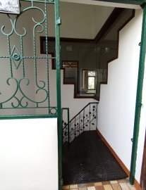 pintu masuk kost