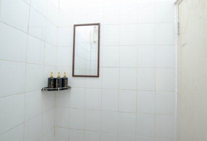 Kost Harian, Mingguan, & Bulanan Athena Syariah Twin Bed Dekat Ke Lapangan Ahmad Yani Tangerang