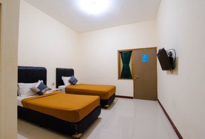 Kost Harian, Mingguan, & Bulanan Athena Syariah Twin Bed Dekat Ke Lapangan Ahmad Yani Tangerang