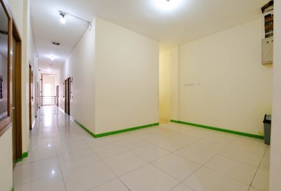 Kost Harian, Mingguan, & Bulanan Athena Syariah Twin Bed Dekat Ke Lapangan Ahmad Yani Tangerang