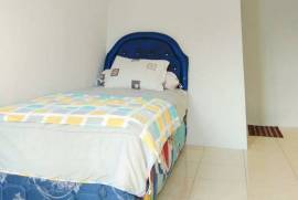 OYO Life 2985 Kost Devira