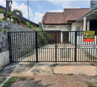 Disewakan kost lengkap AC furniture  kamarmandi dalam